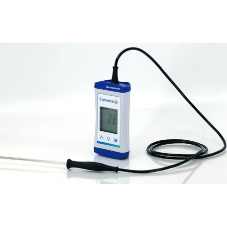 Senseca ECO 121-3-MB4 - presný vodotesný univerzálny teplomer s pevne pripojeným ponorným snímačom